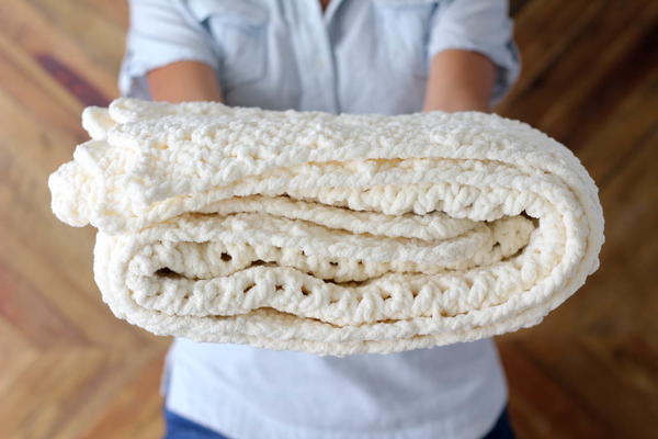 The Snow Drifter Chunky Blanket_1