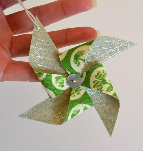 Pinwheel Bow DIY Ornaments