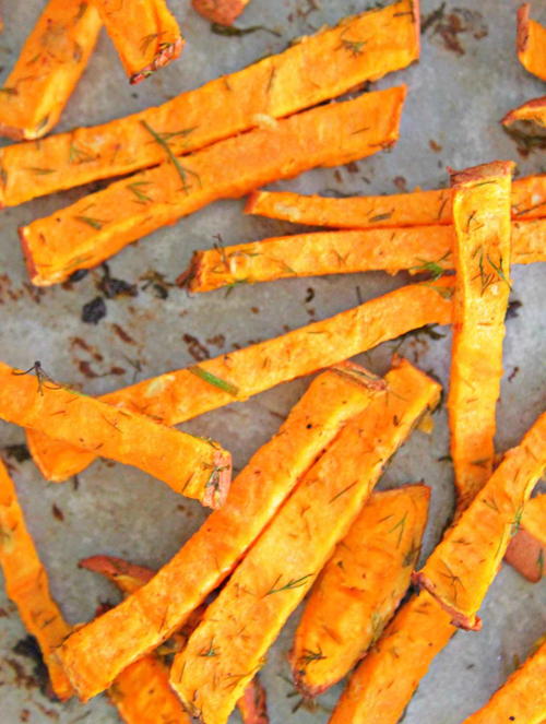 Baked garlicky sweet potato fries
