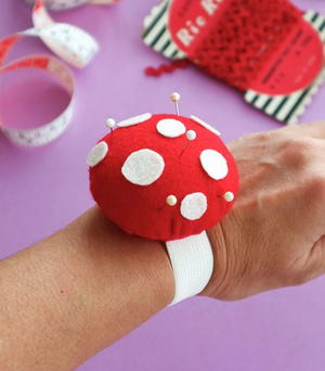 Toadstool Wrist Pincushion Tutorial