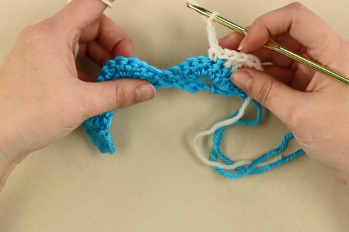 How to Crochet the Catherine's Wheel Stitch - Amelia Makes