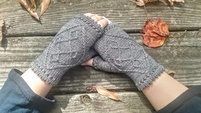 Angerthas Knit Mitts