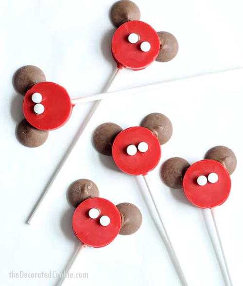 Mickey-Inspired DIY Cake Pops