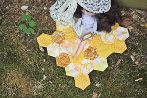 Mini Honeycomb Hexie Quilt
