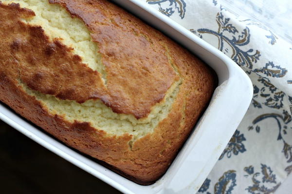 Vanilla Greek Yogurt & Olive Oil Pound Cake