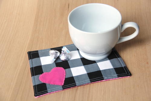 DIY Buffalo Check Mug Rug