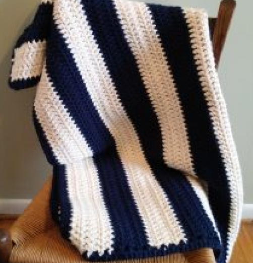 Navy/Cream Small Throw