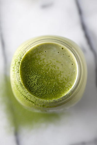 Matcha and Bee Pollen Smoothie