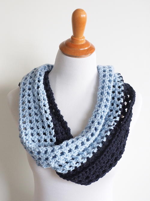 Crochet Two-Tones Infinity Cowl