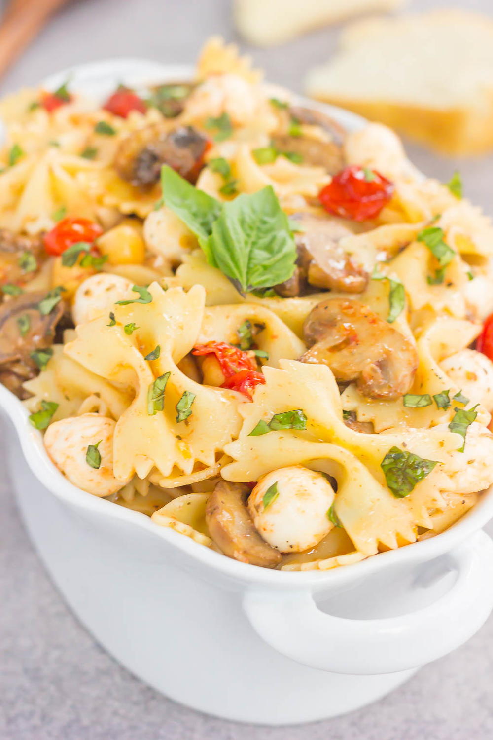 Roasted Mushroom and Tomato Pasta Salad | FaveSouthernRecipes.com