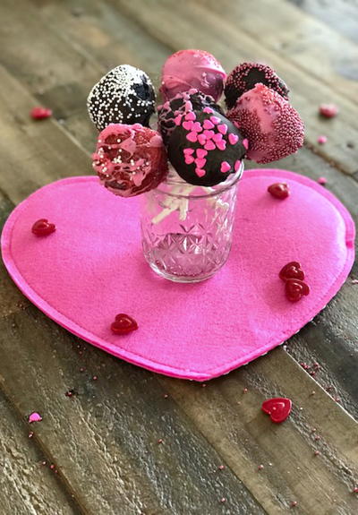 Simple and Delicious Valentine Cake Pops