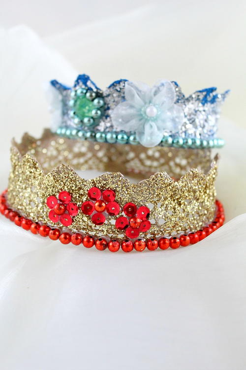 Glittery lace crown