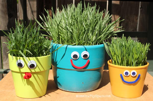 Oversized Grass Buddies | DIYIdeaCenter.com