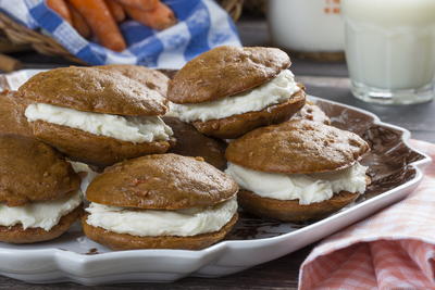 Carrot Cake Whoopie Pies