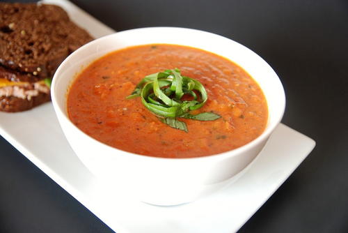 Copycat Carrabbas Tomato Basil Soup