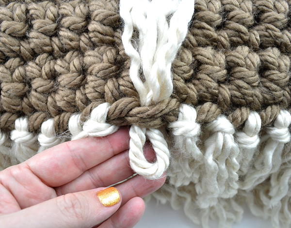 Mega Bulky Yarn Crochet Blanket | CheapThriftyLiving.com