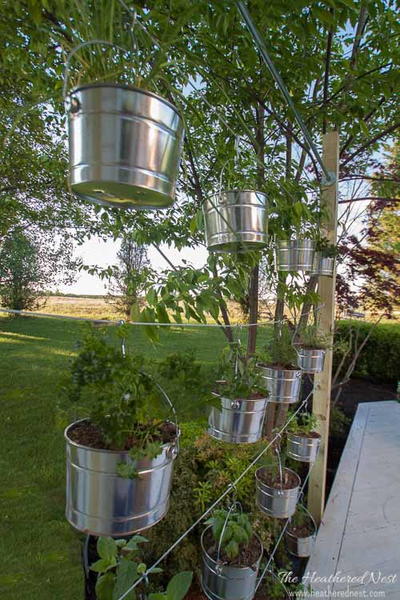 Vertical Garden Tutorial diy vertical garden tutorial diyideacenter Vertical Garden Tutorial diy vertical garden tutorial diyideacenter