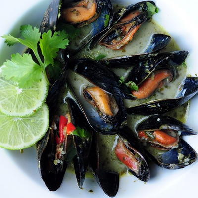 Thai-Style Steamed Mussels