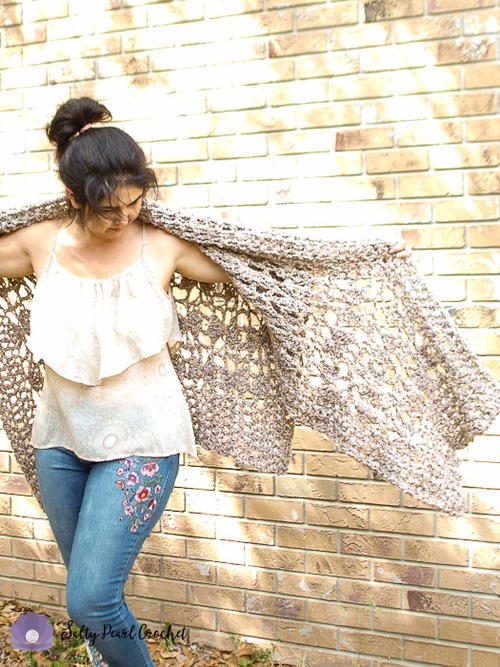 Chunky Clamshell Lace Poncho