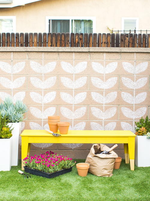 How to Paint an Outdoor Bench | DIYIdeaCenter.com