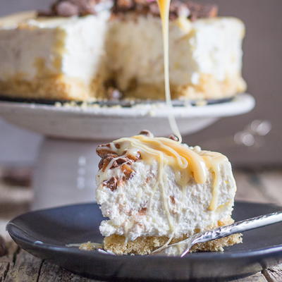 Skor No Bake Cheesecake with Caramel Drizzle