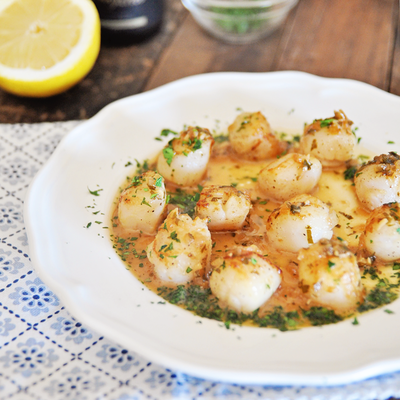 Seared Scallops with Champagne Sauce