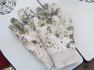 Easy 10 Minute Garden Gloves