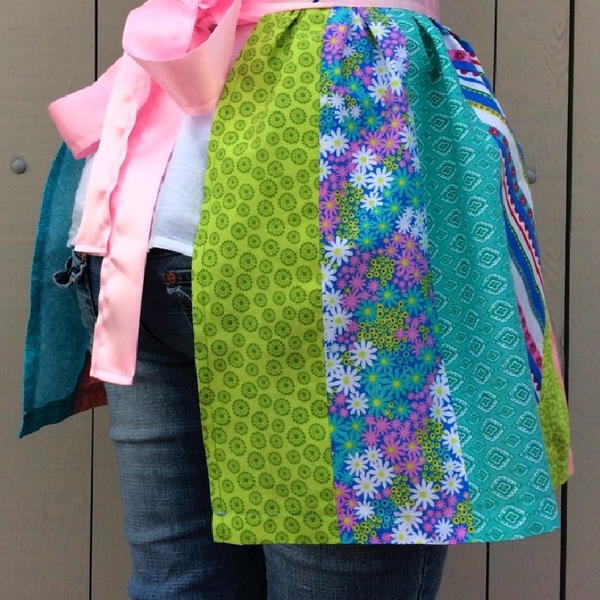 Image shows the Easy Patchwork Apron.