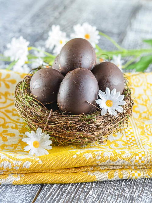 Copycat Vegan Creme Eggs