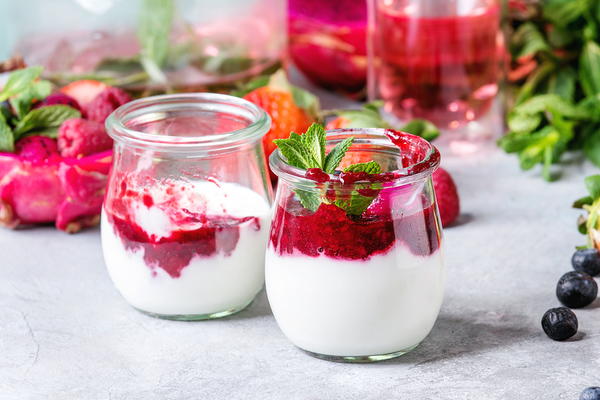 How to Add Fruit to Homemade Yogurt