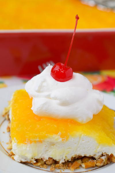 Creamy Pineapple Pretzel Dessert