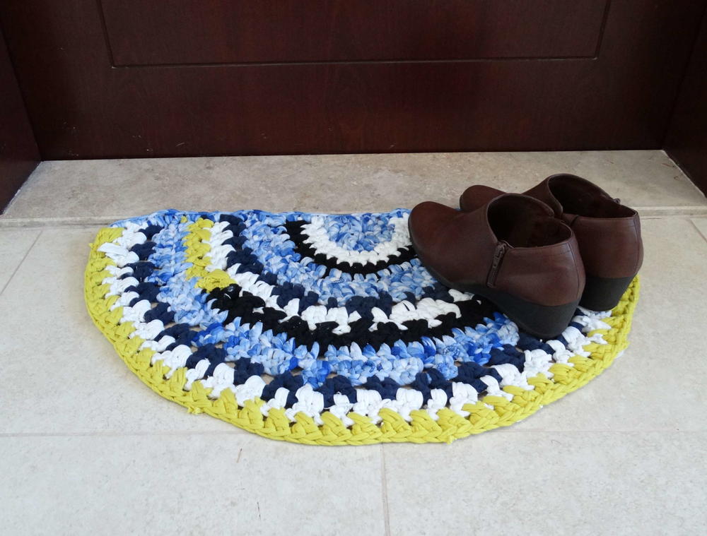 T-Shirt Rag Rug | FaveCrafts.com