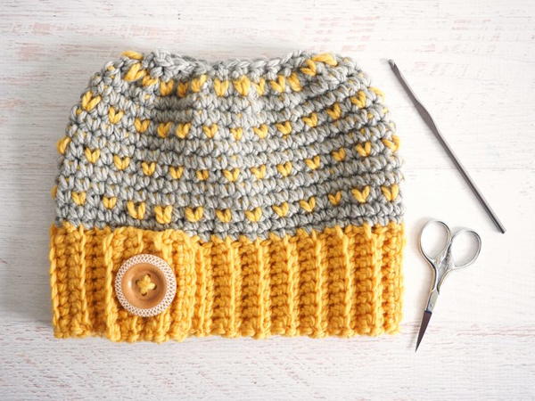 Retro Messy Bun Hat Crochet Pattern