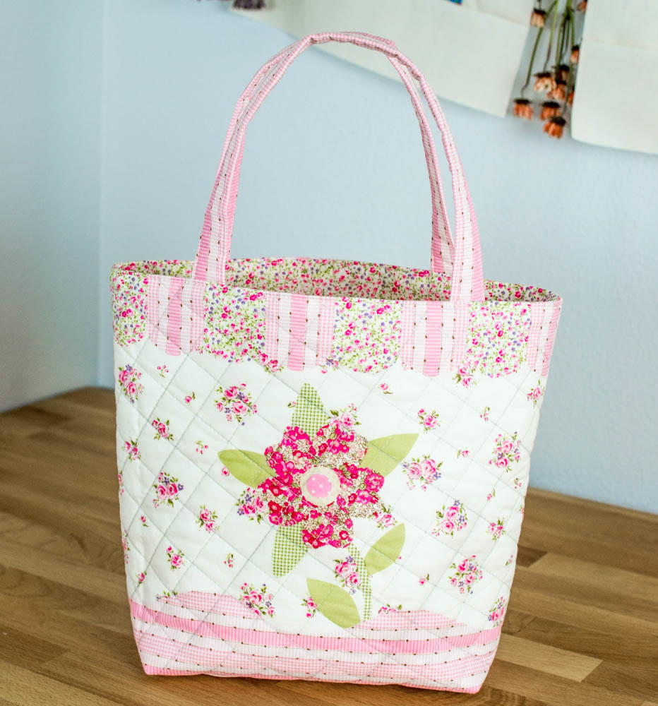 Sweet Summery Quilted Tote Bag Pattern | AllFreeSewing.com