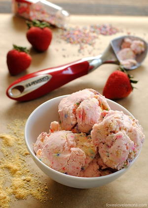 Strawberry Pop Tart Ice Cream