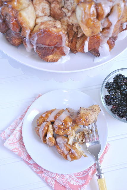 Easy Cinnabon Monkey Bread