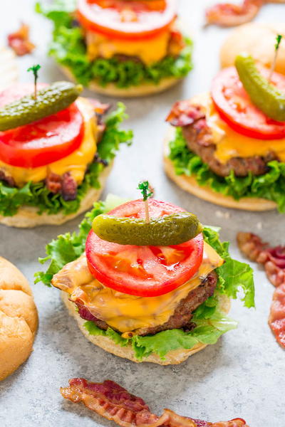 Dads Famous Grilled BLT Turkey Burgers