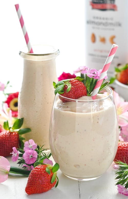 Dairy-Free Mango Strawberry Smoothie