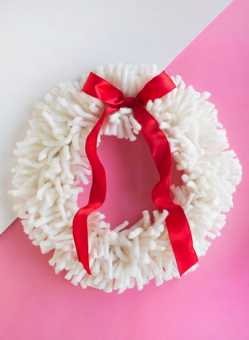 DIY Yarn Wreath Tutorial