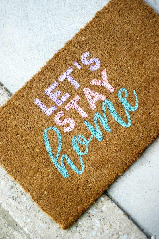 Cute DIY Welcome Mat Idea | DIYIdeaCenter.com