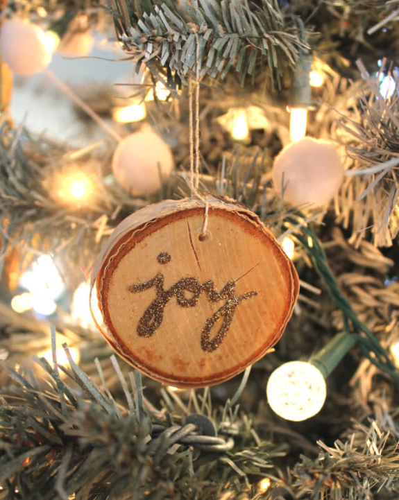 Wood Slice Christmas Ornaments Tutorial