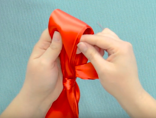 How to Make a Bow with Wired Ribbon | FaveCrafts.com