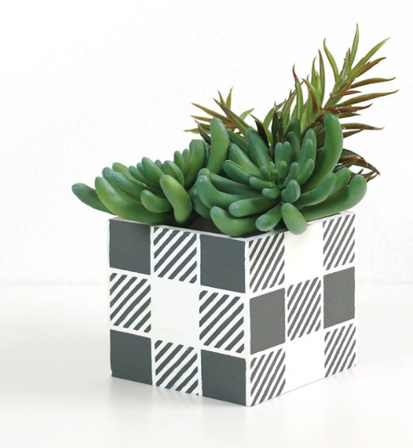 Buffalo Plaid Pattern Planter DIY