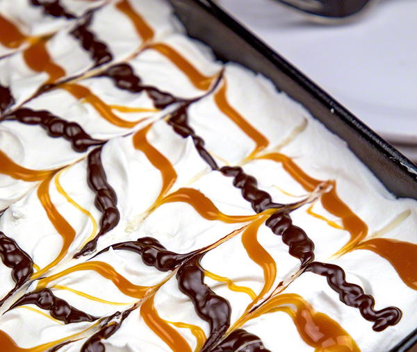 15-Minute Caramel Eclair Cake