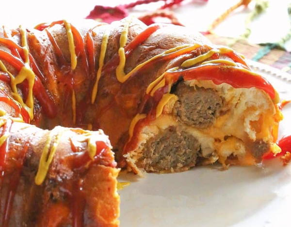 Bacon Cheeseburger Stuffed Monkey Bread