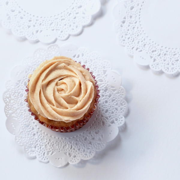 Mini Maple Cinnamon Apple Cupcakes