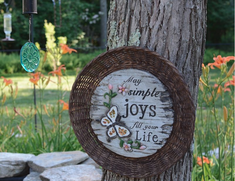 Decor DIY Garden Plaques | DIYIdeaCenter.com