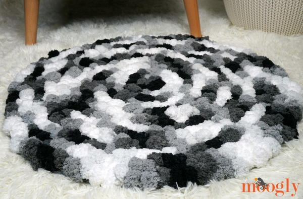 Super Easy Non-Slip Pom Pom Rug