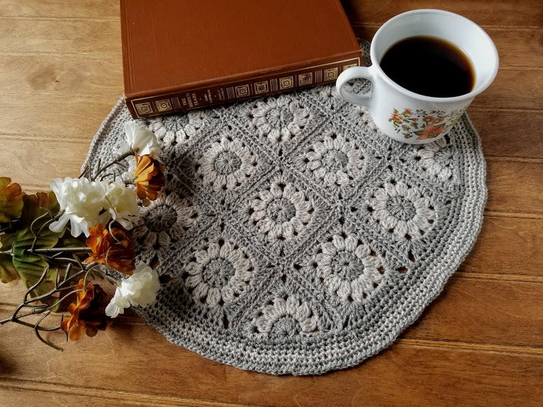 Floral Table Mat | FaveCrafts.com