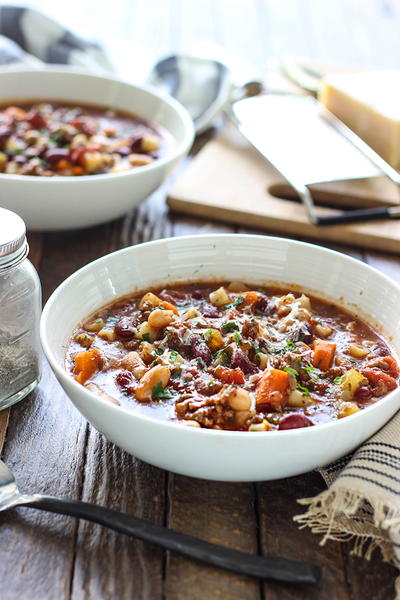Slow Cooker Beef and Beans Pasta Soup